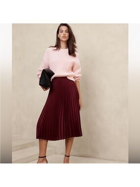 NWOT Banana Republic Factory Pleated Midi Skirt